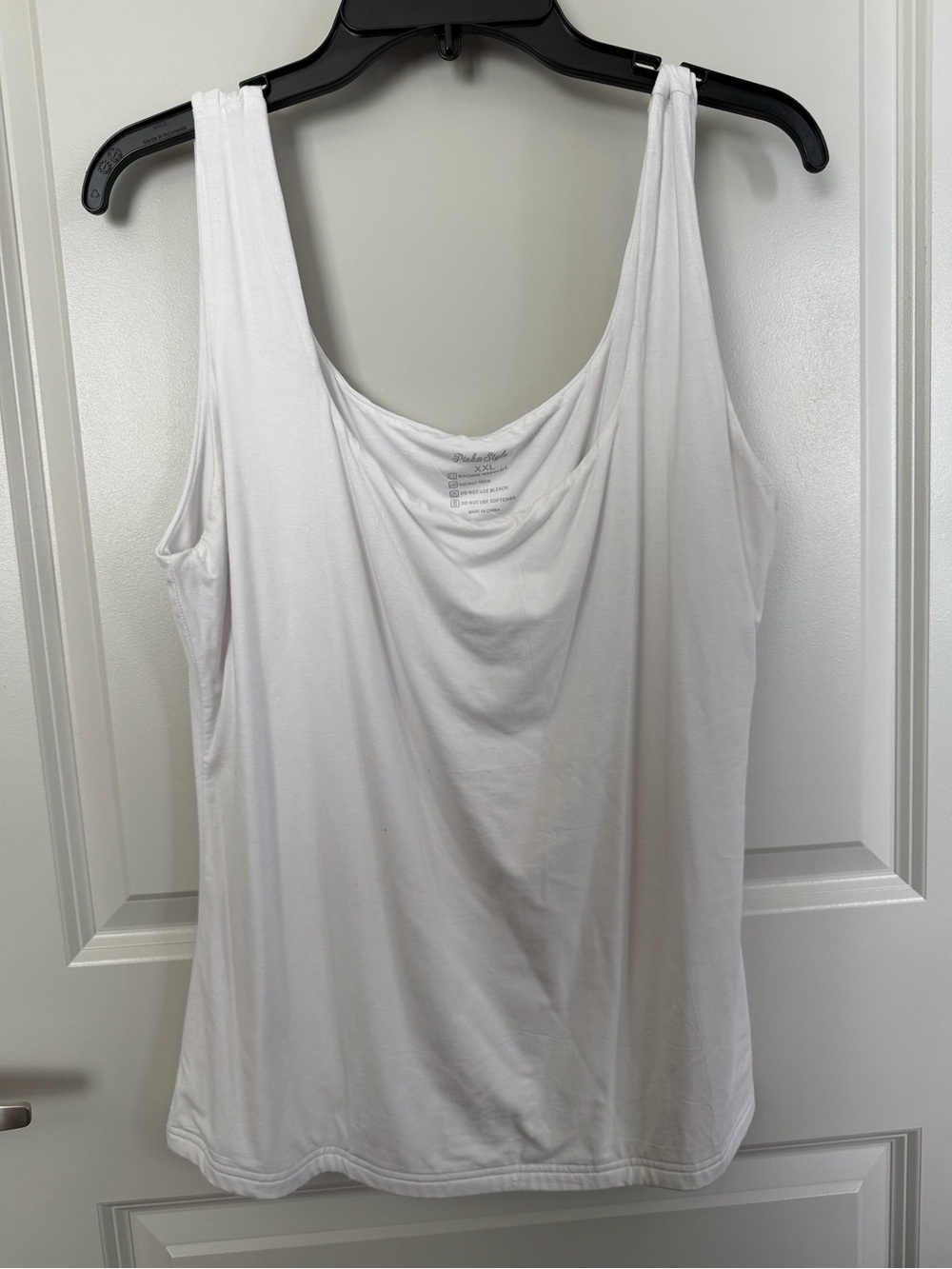 Classic White Scoop Neck Tank Top - Versatile Everyday Layer